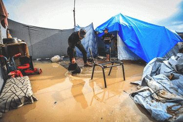 ঝড়-বৃষ্টিতে বিপর্যস্ত গাজা: ১৭ মৃত্যু, পানির নিচে ৯০ শতাংশ তাঁবু