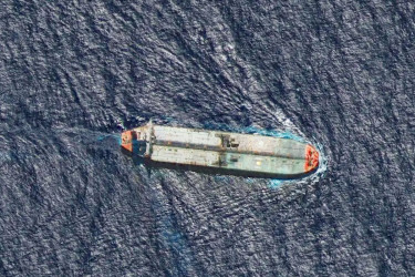 মার্কিন নজর এড়িয়ে কীভাবে চলছে ভেনেজুয়েলার গোপন তেলবহর