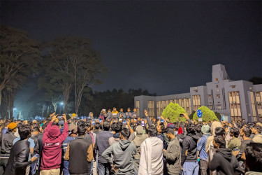 ‘তুমি কে আমি কে হাদি হাদি,’ বিক্ষোভে উত্তাল রাবি