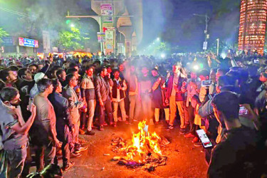 ওসমান হাদির মৃত্যুতে উত্তাল রাজধানী