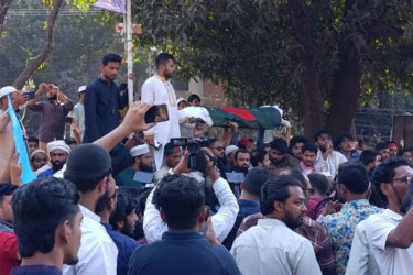 হাদি হত্যার প্রতিবাদে চট্টগ্রামে মিছিল-সমাবেশ