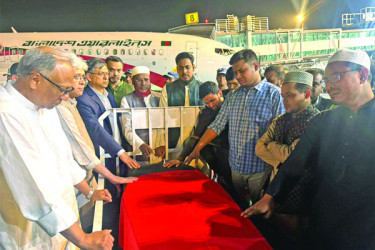 পতাকায় মোড়া হাদির লাশ