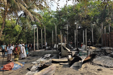 বিএনপি নেতার ঘরে তালা লাগিয়ে অগ্নিসংযোগ: শিশুর মৃত্যু, দগ্ধ বাবাসহ ২ বোন