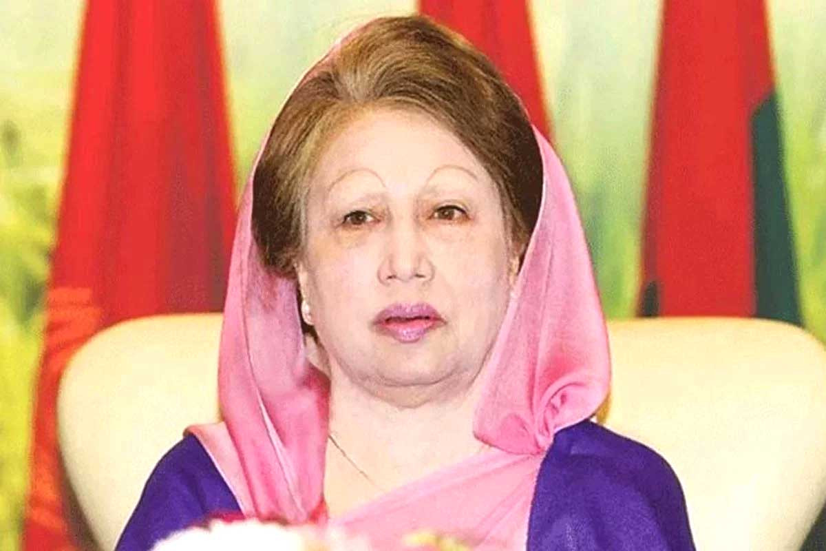 বগুড়া-৭ আসনে খালেদা জিয়ার পক্ষে মনোনয়ন ফরম সংগ্রহ