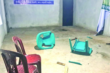নোয়াখালীতে বিএনপি কার্যালয়ে আওয়ামী লীগের হামলা, আহত ৪