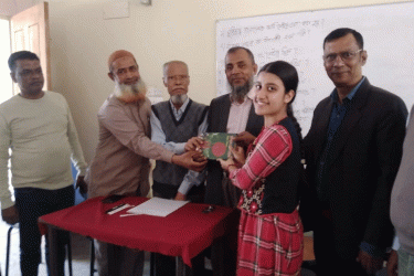 বসুন্ধরা শুভসংঘের আয়োজন: মুক্তিযুদ্ধের গল্প শুনে খাতায় লিখলো শিক্ষার্থীরা