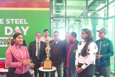 বসুন্ধরায় বিজয় দিবস স্কোয়াশ