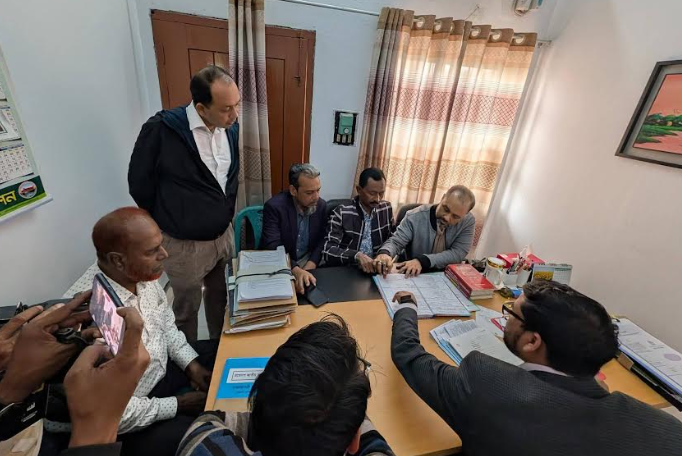 বাগেরহাটের তিন আসন থেকে মনোনয়ন ফরম তুললেন একই প্রার্থী