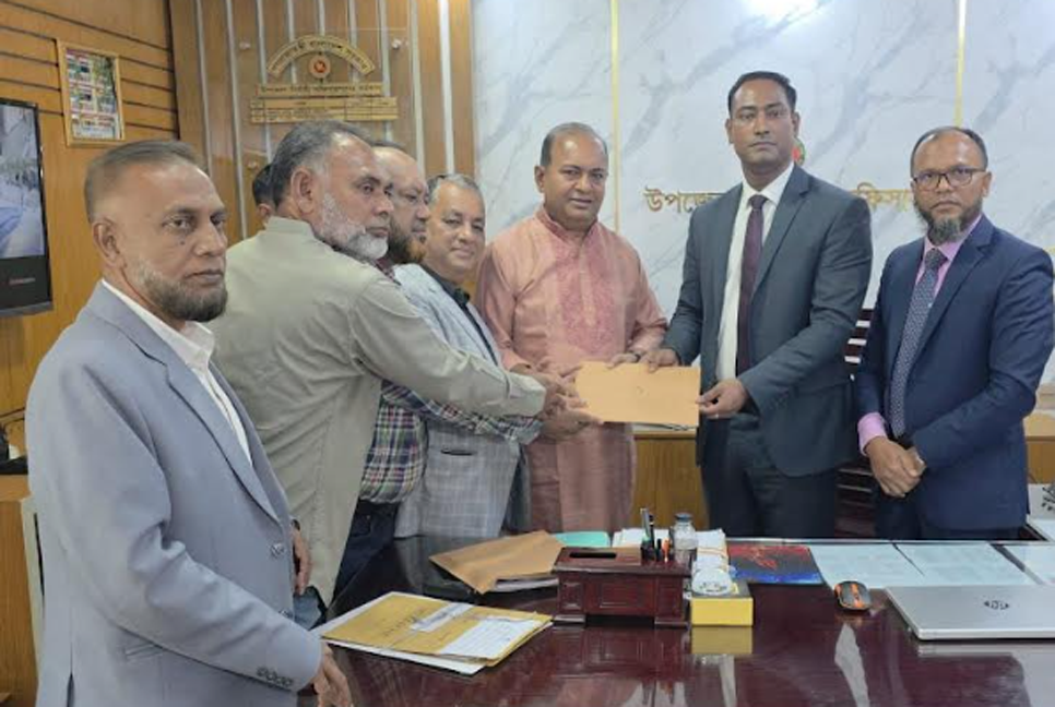 নোয়াখালী-৩ আসনে বরকত উল্লাহ বুলুর পক্ষে মনোনয়ন সংগ্রহ