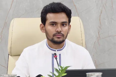 মনোনয়ন ফরম সংগ্রহ করলেন আসিফ মাহমুদ