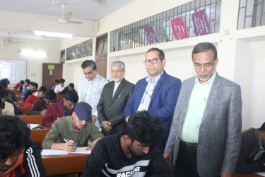 জাবির ‘বি’ ও ‘ই’ ইউনিটের ভর্তি পরীক্ষা অনুষ্ঠিত