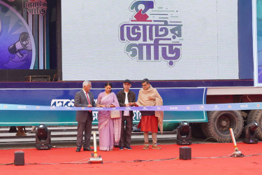 যাত্রা শুরু করলো 'ভোটের গাড়ি'
