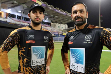 নোয়াখালী এক্সপ্রেসে আফগানিস্তানের বাবা-ছেলে জুটি