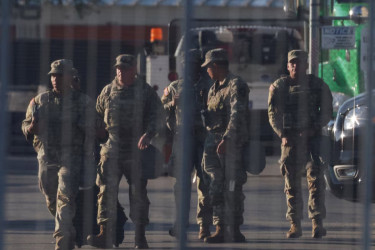 শিকাগোতে ট্রাম্পের ন্যাশনাল গার্ড মোতায়েন আটকে দিল সুপ্রিম কোর্ট