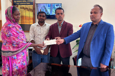 গোপালগঞ্জ পৌরসভায় সুদমুক্ত ক্ষুদ্রঋণ বিতরণ