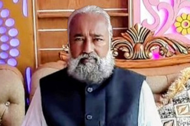 আমজনতার দল থেকে মনোনয়ন নিলেন আওয়ামী লীগ নেতা