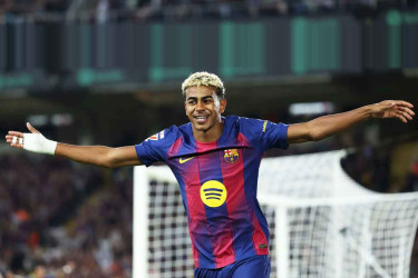 মেসির রেকর্ড ভাঙলেন ইয়ামাল