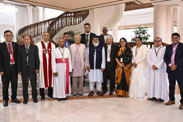 বড়দিন উপলক্ষে ধর্মীয় নেতাদের সঙ্গে প্রধান উপদেষ্টার শুভেচ্ছা বিনিময়