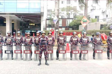 এভারকেয়ার হাসপাতাল এলাকায় বিজিবি মোতায়েন