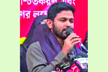 উপদেষ্টারা না আসা পর্যন্ত শাহবাগ ছাড়ব না