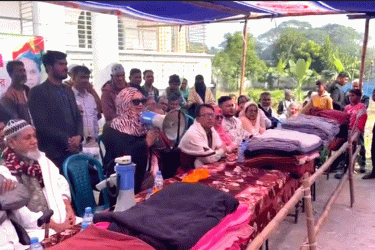 খালেদা জিয়ার সুস্থতা কামনায় মুন্সীগঞ্জে দোয়া ও শীতবস্ত্র বিতরণ