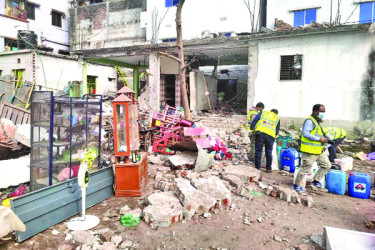 বিপুল রাসায়নিক সামগ্রী উদ্ধার, আটক ৩