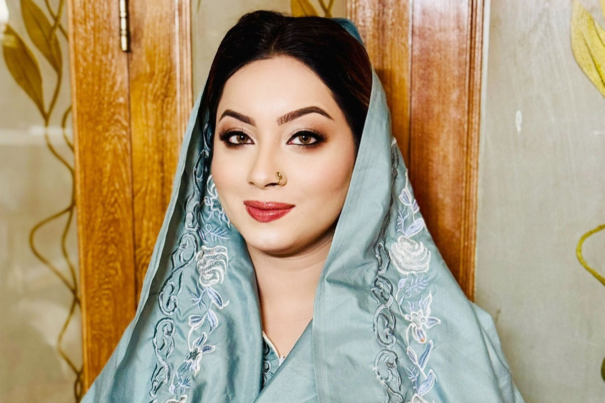 গণঅধিকারে যোগ দিলেন মডেল মেঘনা আলম