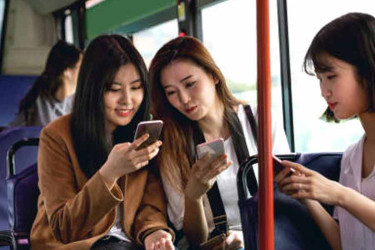 নাগরিকদের প্রেম-ডেটিং-বিয়ের জন্য বিপুল অর্থ দিচ্ছে যে দেশ!