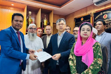 মনোনয়নপত্র জমা দিলেন সালাহউদ্দিন আহমদ