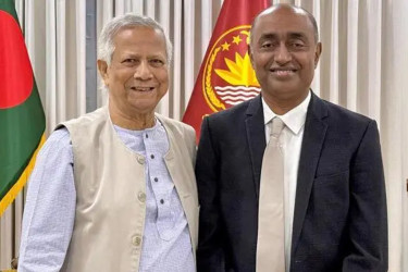 প্রধান উপদেষ্টার সঙ্গে বিদায়ী সাক্ষাৎ করলেন অ্যাটর্নি জেনারেল