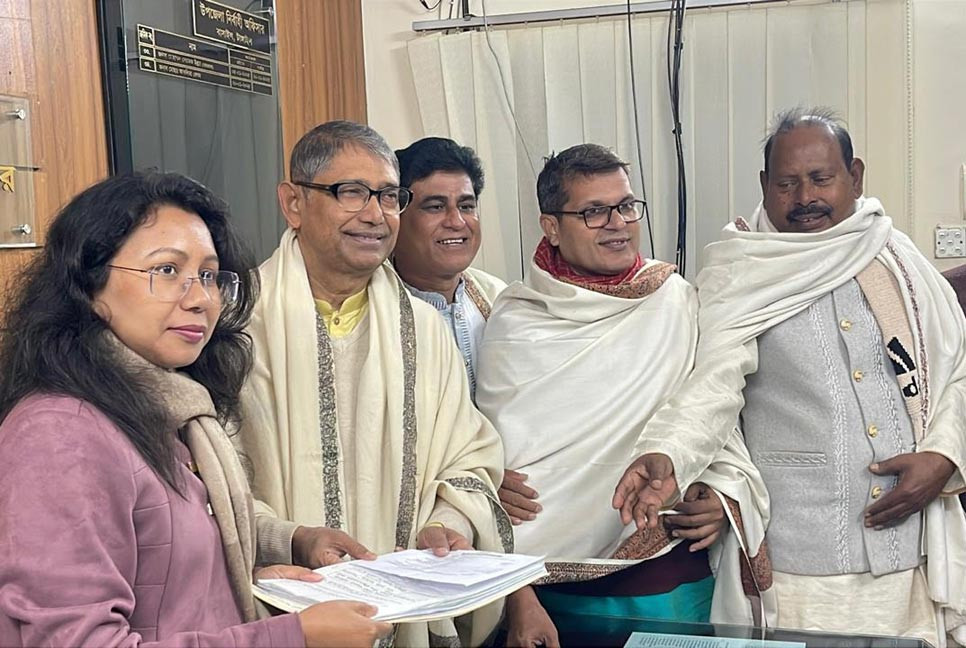 টাঙ্গাইল-৮ আসনে বিএনপি প্রার্থীর মনোনয়নপত্র দাখিল