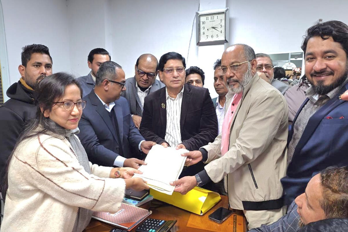 ঢাকা-৫ আসনে মনোনয়ন ফরম জমা দিলেন নবীউল্লাহ নবী
