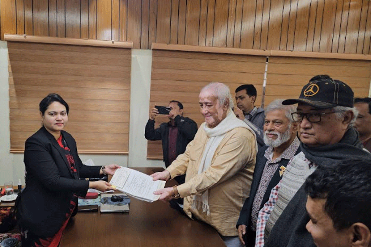 বান্দরবানে মনোনয়নপত্র জমা দিলেন পাঁচ প্রার্থী