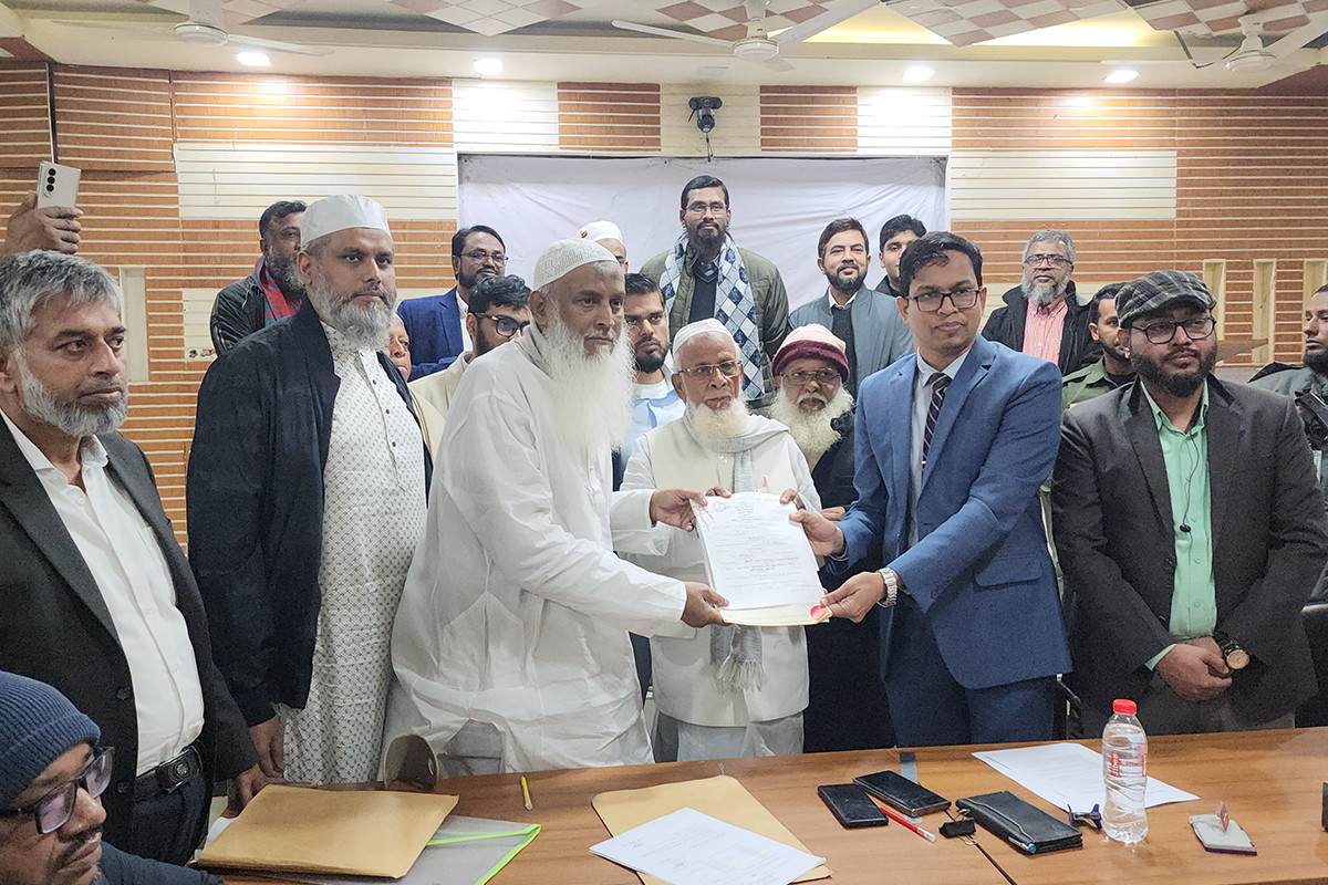 মনোনয়নপত্র জমা দিয়ে কায়কোবাদ বললেন ‘আল্লাহ আমাদেরকে বিজয় দান করবেন’