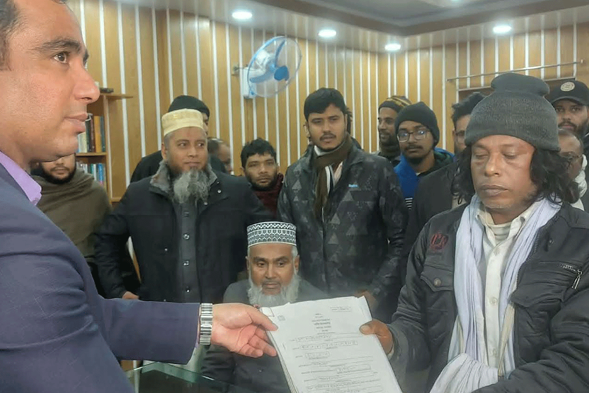 সরকারি চাকরি ছেড়ে সংসদ নির্বাচনে নৈশপ্রহরী খাইরুল