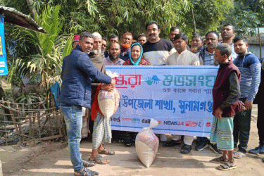ধর্মপাশায় অসচ্ছল দুই পরিবারের পাশে বসুন্ধরা শুভসংঘ