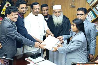 মানিকগঞ্জ-১ আসনে জিন্নাহ কবিরের মনোনয়ন ফরম জমা
