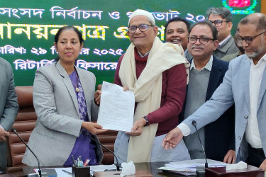 কর্মসংস্থান সৃষ্টিকে আমরা সবচেয়ে গুরুত্ব দেব, মনোনয়নপত্র জমা দিয়ে মির্জা ফখরুল