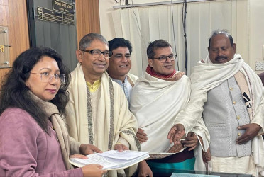 টাঙ্গাইল-৮ আসনে বিএনপি প্রার্থীর মনোনয়নপত্র দাখিল