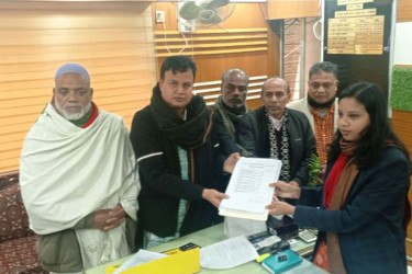 বগুড়া-৪ আসনে মনোনয়ন ফরম জমা দিলেন মোশারফ হোসেন