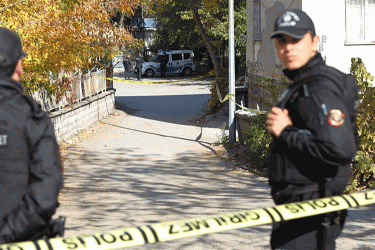 আইএস সন্দেহে অভিযান: তিন তুর্কি পুলিশ কর্মকর্তাসহ নিহত ৯