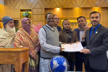 গাজীপুর-৫ আসনে মনোনয়নপত্র জমা দিলেন আজম খান