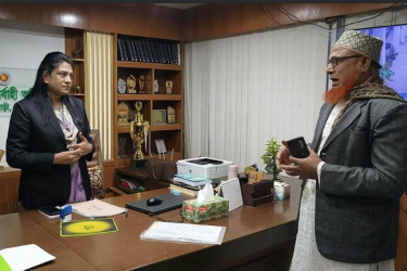 ৫ মিনিট দেরি, মনোনয়নপত্র জমা দিতে না পেরে অঝোরে কাঁদলেন এবি পার্টির প্রার্থী