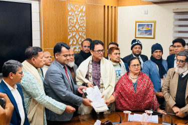 চাঁদপুর-১ আসনে এহছানুল হক মিলনের মনোনয়নপত্র দাখিল