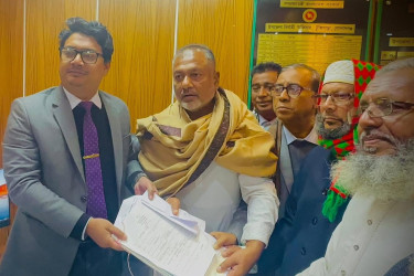গোপালগঞ্জ-৩ আসনে মনোনয়নপত্র জমা দিলেন এস এম জিলানী