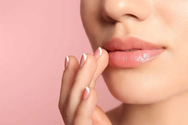 শীতে ঠোঁট ফাটা রোধে করণীয় কী?