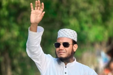 আমির হামজার বার্ষিক আয় ৮.৬১ লাখ, মোট সম্পদ ১.৫৭ কোটি টাকা