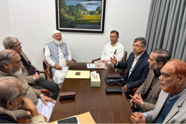 তারেক রহমানকে সমবেদনা জানাতে গুলশান কার্যালয়ে জামায়াত আমির