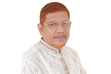 আযাদের স্থাবর সম্পত্তি স্ত্রীর চেয়ে কম, হলফনামায় ৭০ মামলার তথ্য