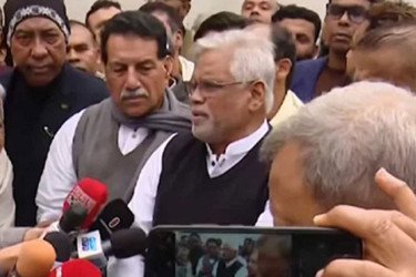 ‘বেগম খালেদা জিয়াকে স্লো পয়জনিংয়ে হত্যা করা হয়েছে’